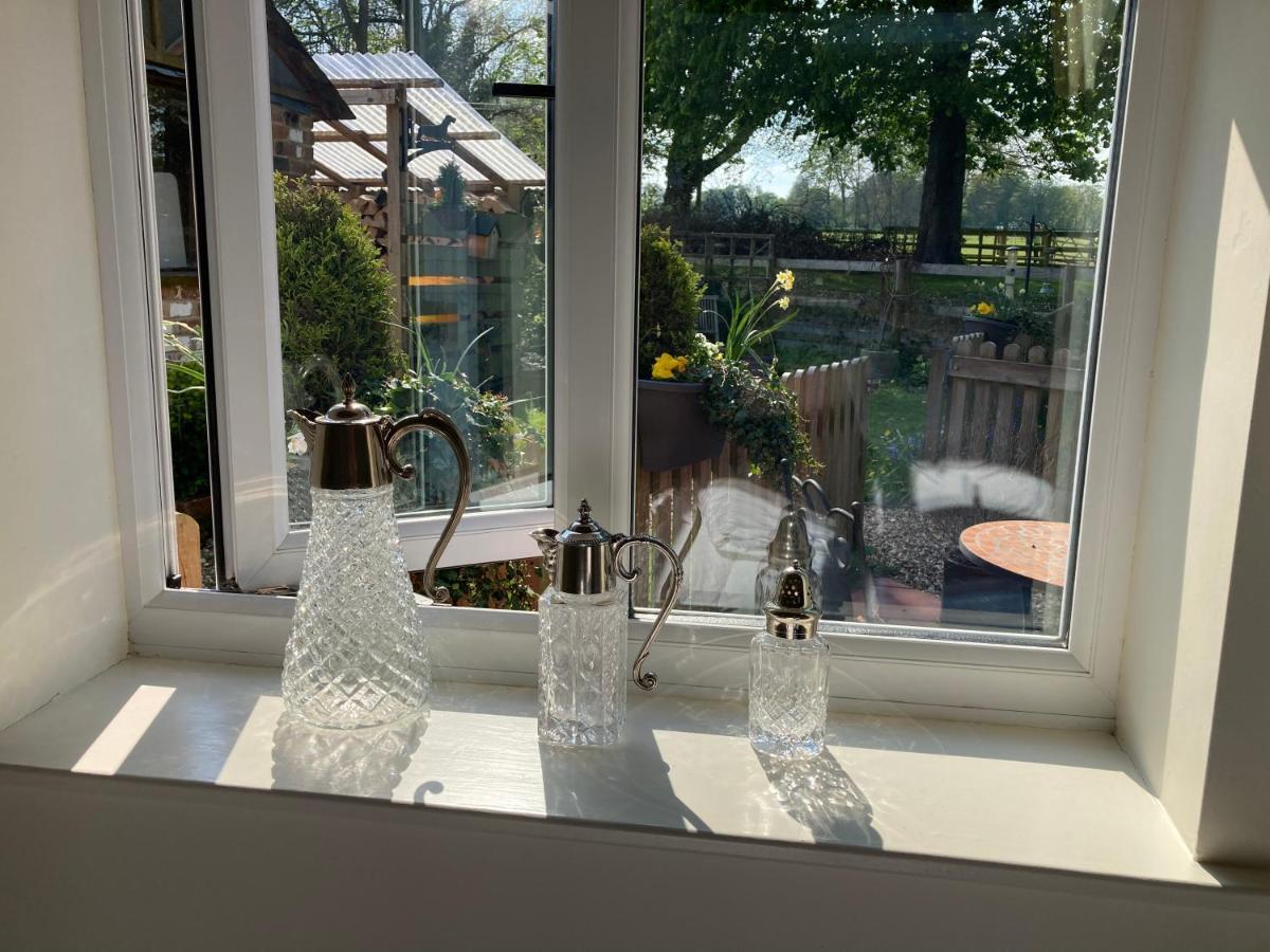Hunters Moon B&B Tidworth Екстериор снимка