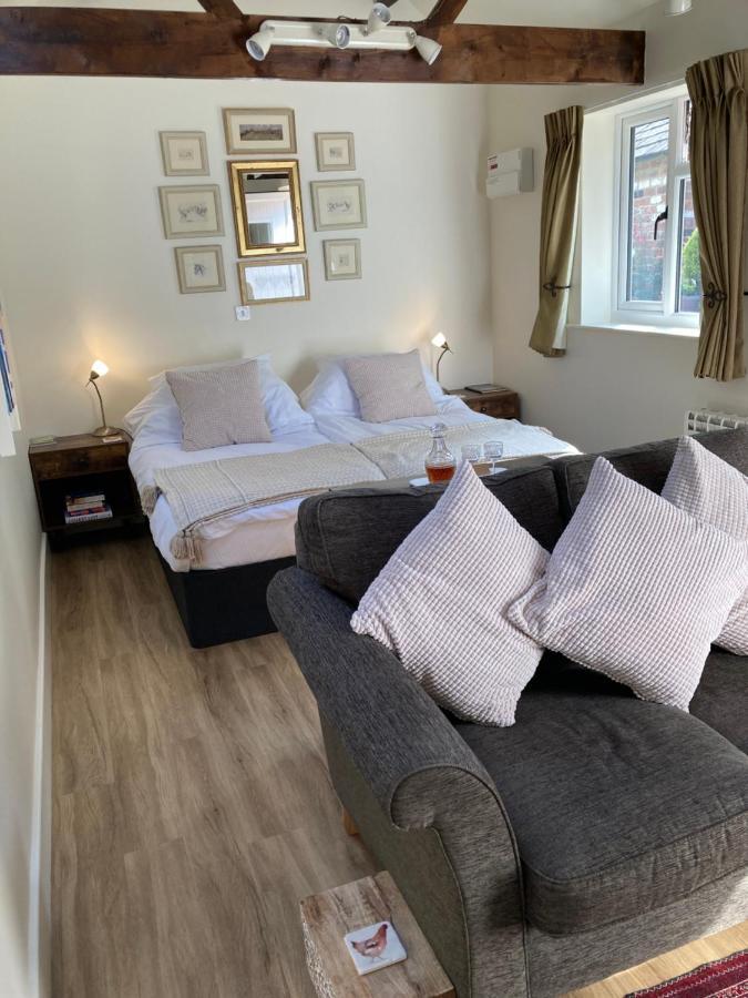 Hunters Moon B&B Tidworth Екстериор снимка