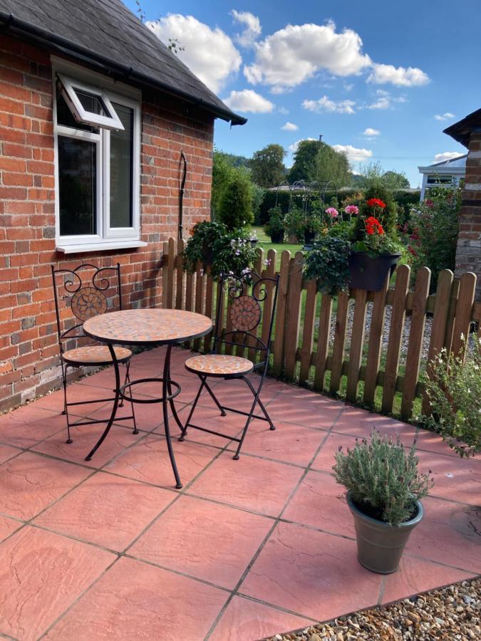 Hunters Moon B&B Tidworth Екстериор снимка