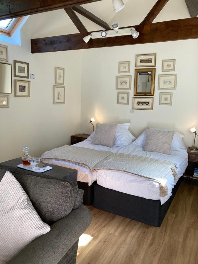 Hunters Moon B&B Tidworth Екстериор снимка