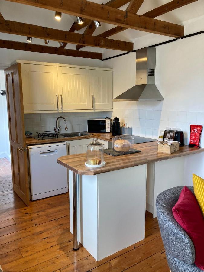 Hunters Moon B&B Tidworth Екстериор снимка