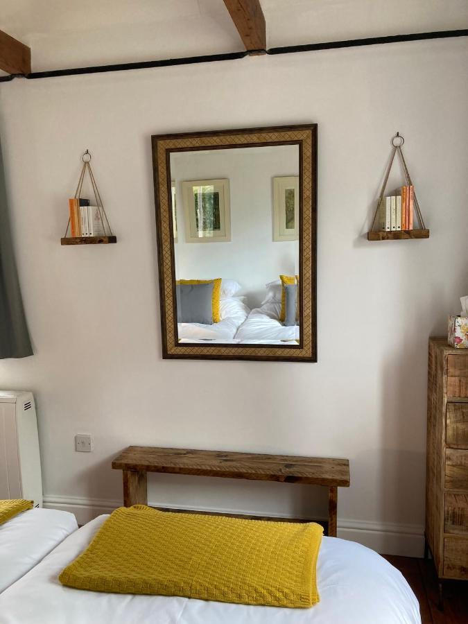 Hunters Moon B&B Tidworth Екстериор снимка