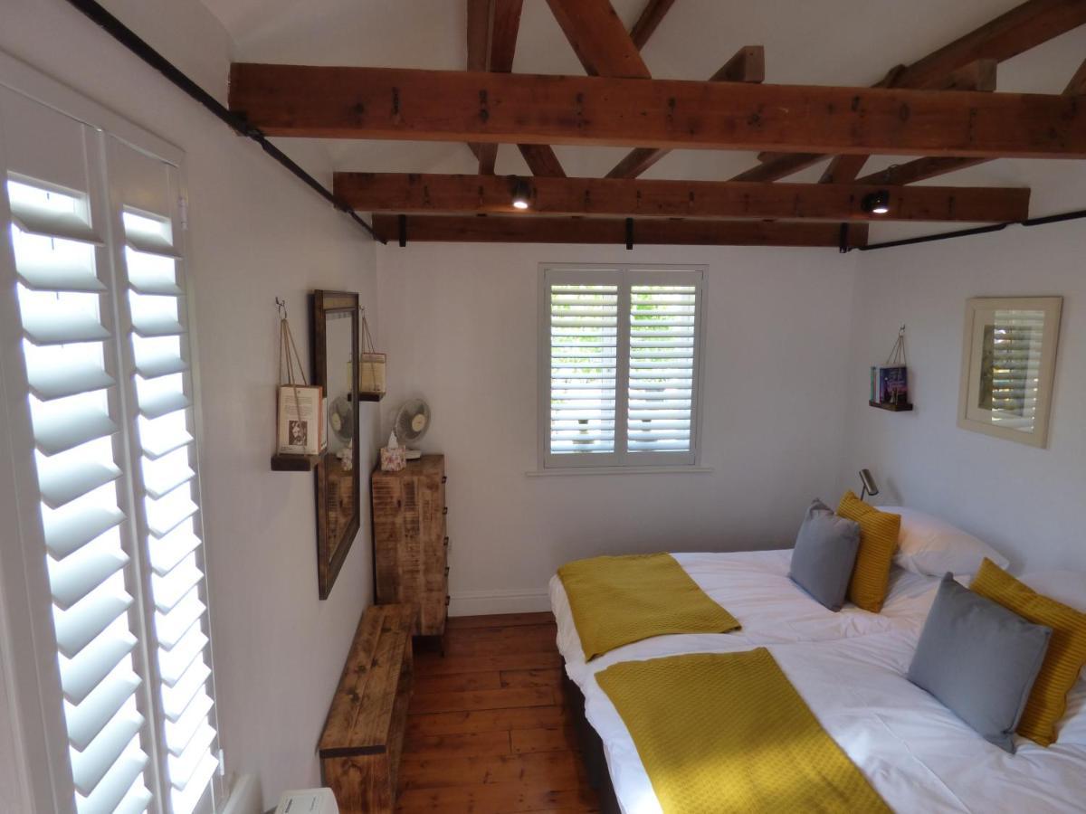 Hunters Moon B&B Tidworth Екстериор снимка