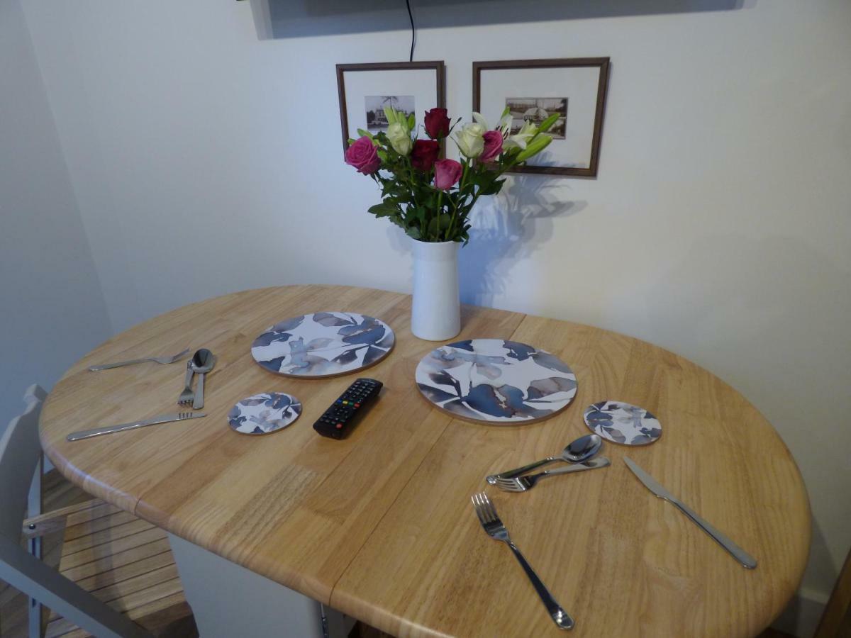 Hunters Moon B&B Tidworth Екстериор снимка